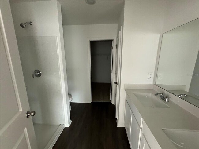 Building Photo - 13133 Oak Hill Way