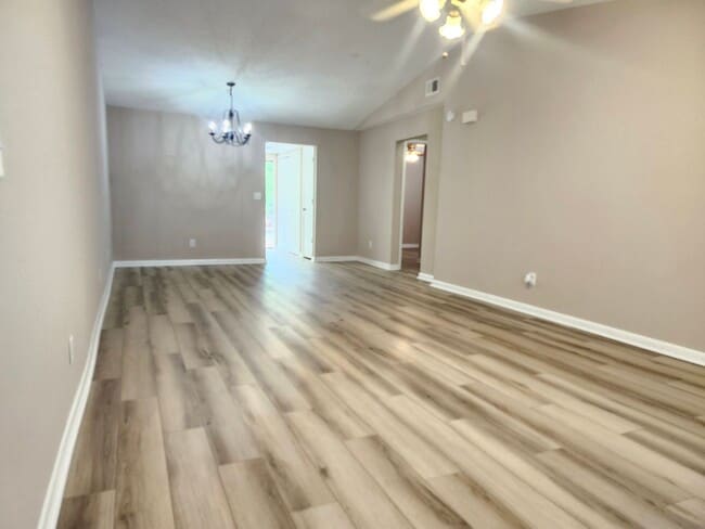 Building Photo - Duplex for Rent