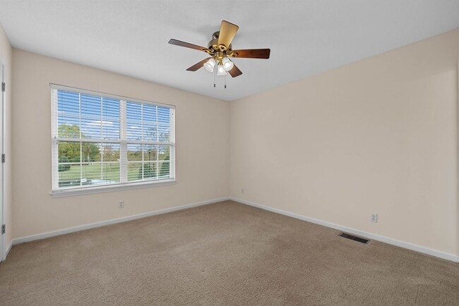 Building Photo - Large 2 Bedroom 2 1/2 Bath Dog Friendly Condo For Rent!