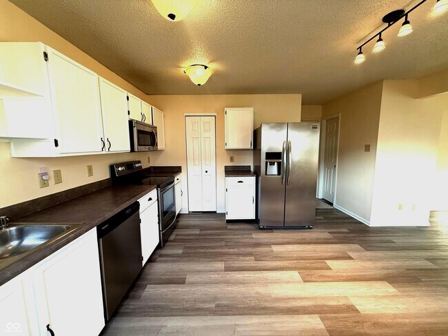 Building Photo - 11835 Buck Creek Cir