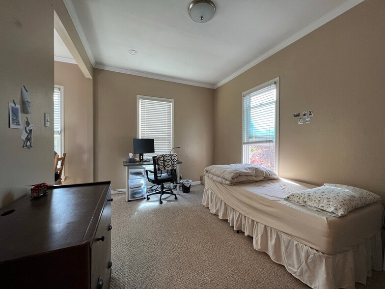 Building Photo - 2530 College Ave