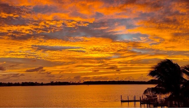 Primary Photo - 16385 Biscayne Blvd
