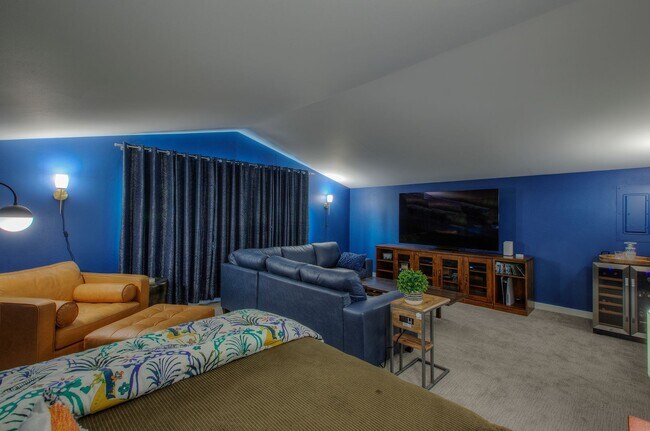 Building Photo - 4bd/2ba Edmonds Home