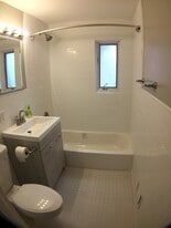 Building Photo - 66 Wiltshire Boulevard