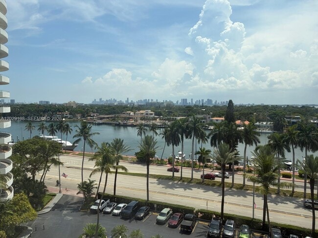 Building Photo - 5161 Collins Ave