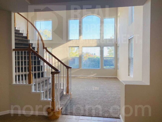 Building Photo - 116 Burgundy Ct