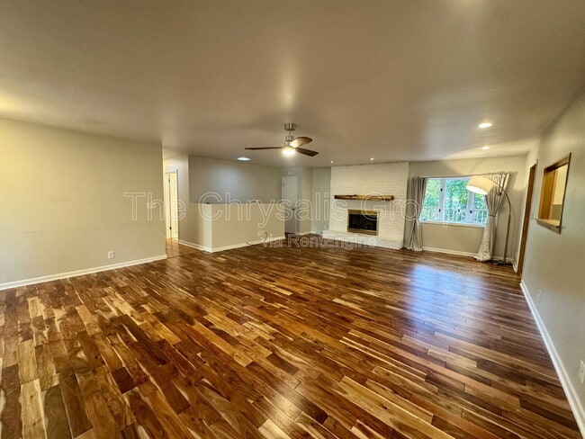 Building Photo - 206 Forest Park Pl