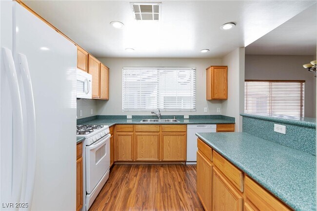 Building Photo - 9330 W Maule Ave