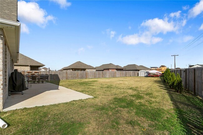 Building Photo - 102 Manfield Ave