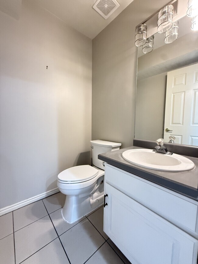 Building Photo - 3408 S Huntington Dr