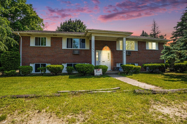 Primary Photo - 592 54th St SE