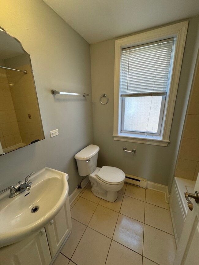 Building Photo - 2900 N Kolmar Ave