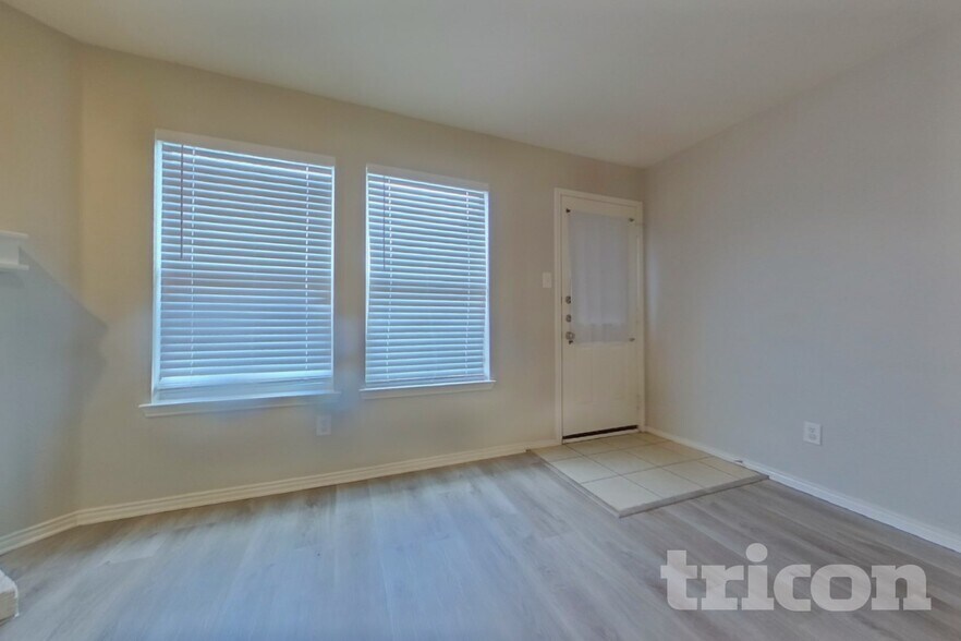 Building Photo - 16824 Pinery Way