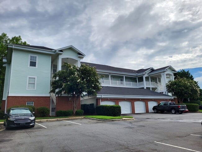Building Photo - 2 bedroom condo in University