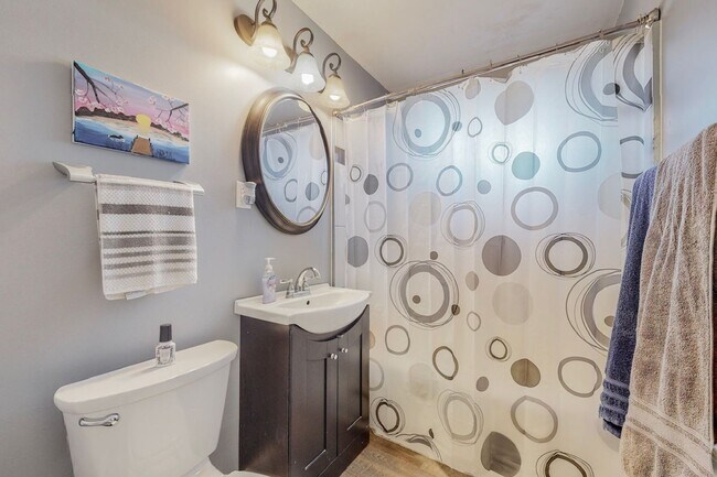 Building Photo - Charming NE Heights 3 Bedroom 2 Bath