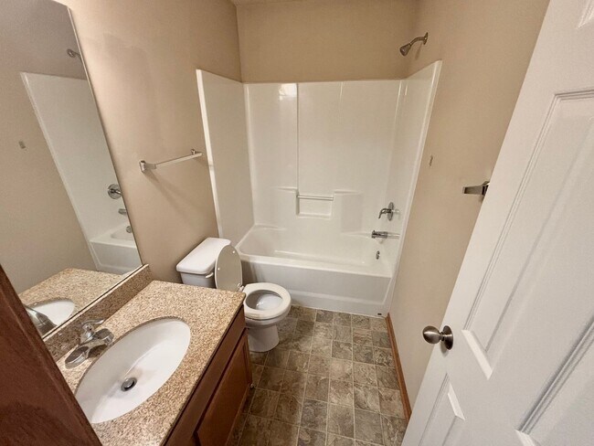 Building Photo - 1758 N 177th Plaza