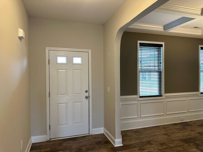 Building Photo - 5233 Debut Ave