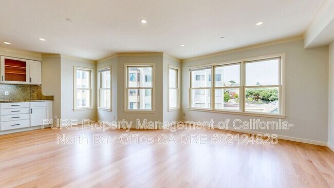 Building Photo - 3051 San Bruno Ave