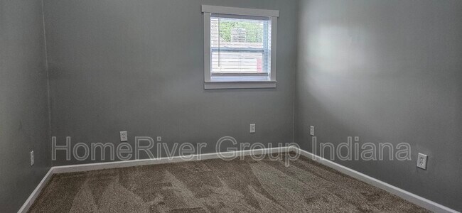 Building Photo - 1363 Blaine Ave