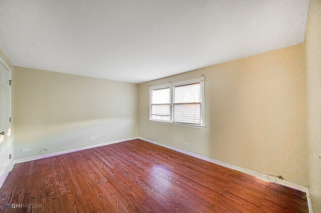 Building Photo - 15231 Waterman Dr