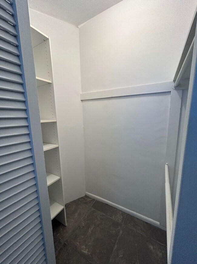 Building Photo - 1 Bedroom 1 Bath Ocean View Condo - Steps from Fort Lauderdale Beach!