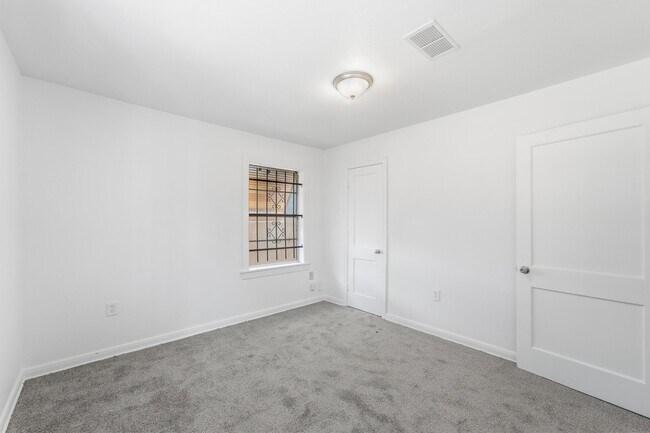 Building Photo - 5326 Wenda St