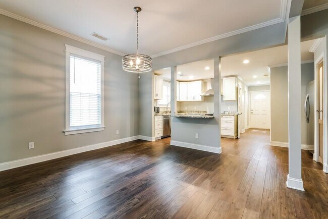 Building Photo - 1272 Oakland Terrace SW