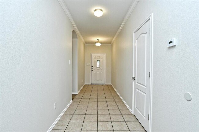Building Photo - 2112 Mir Woods Dr