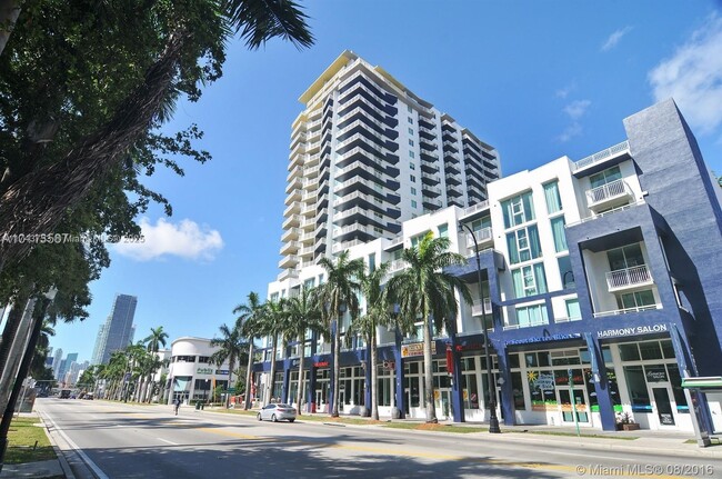 Building Photo - 2000 N Bayshore Dr