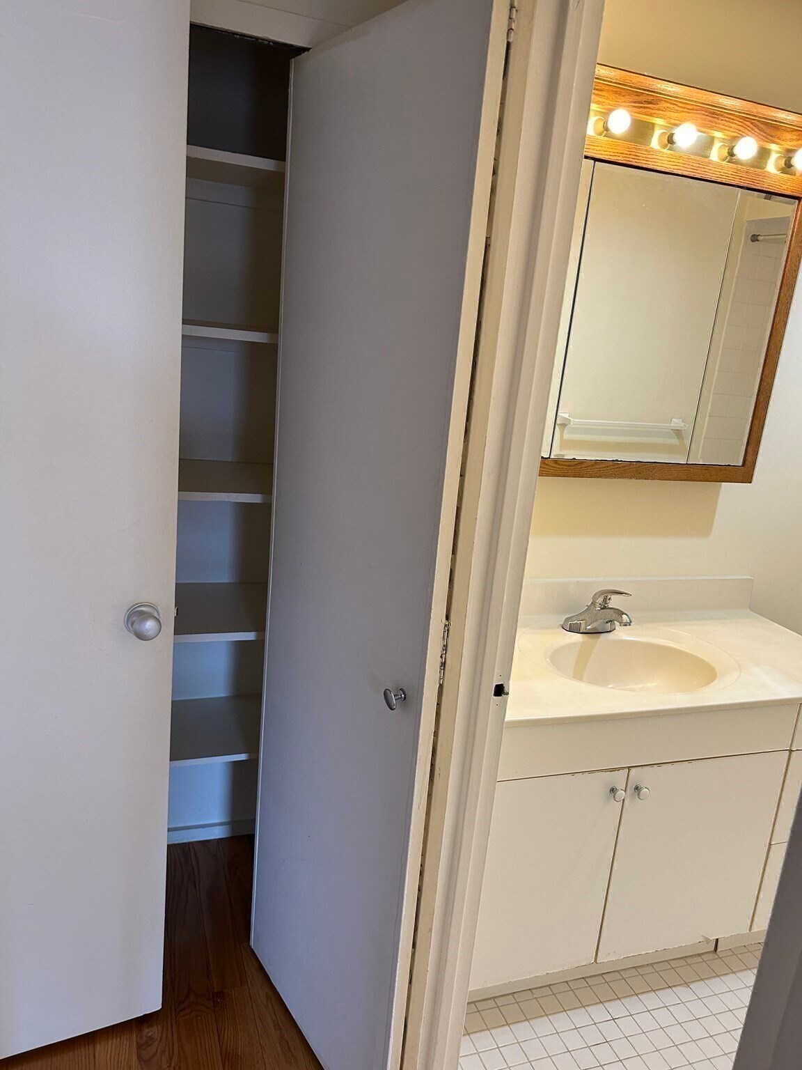 Building Photo - 77 Pond Ave