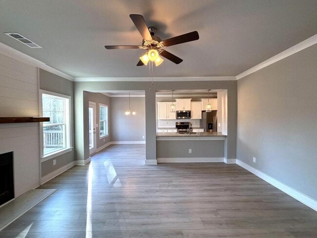 Building Photo - 249 Melba Ln