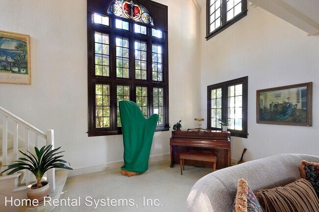 Building Photo - 3 br, 3 bath House - 425 Lakeview Avenue