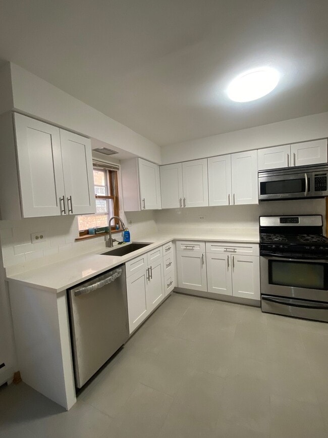 Building Photo - 5230 N Delphia Ave