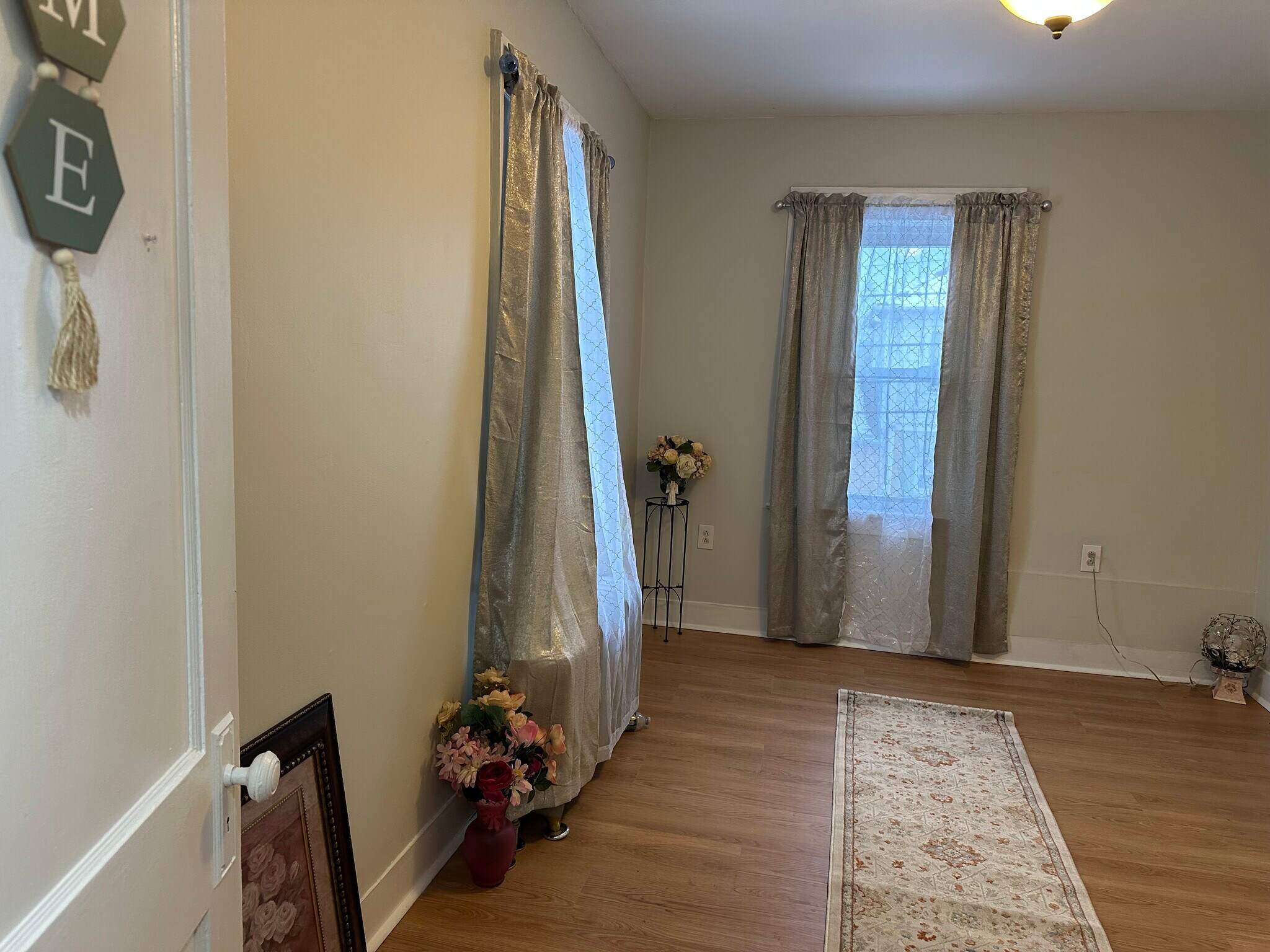 Building Photo - 269 N 1st Ave