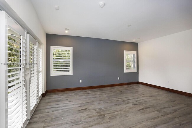 Building Photo - 1545 Baracoa Ave