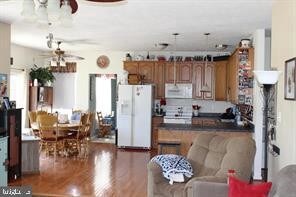Building Photo - 38475 Desert Ln