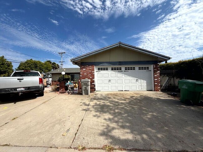 Building Photo - 3787 Millikin Ave