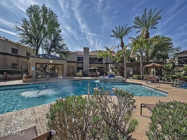 Building Photo - 11375 E Sahuaro Dr