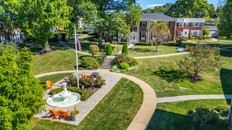 Building Photo - The Parc at Summit