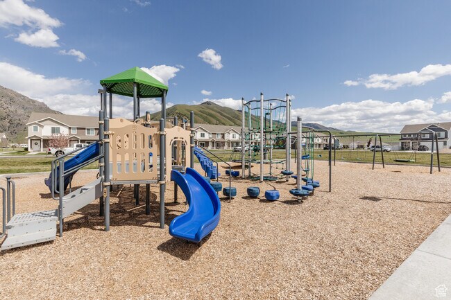 Building Photo - 413 S 1540 E