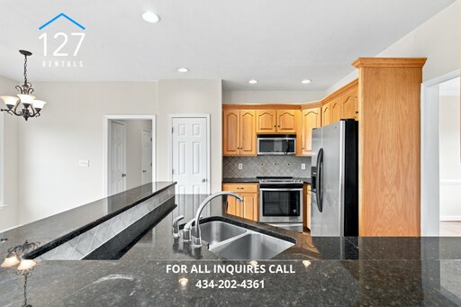 Building Photo - Comfortable & Stunning 4-Bedroom House in Prime Forest Location!