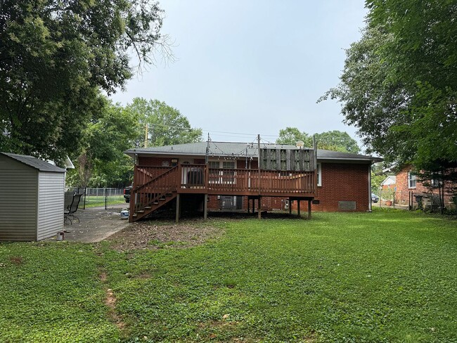 Building Photo - 1536 Emerywood Dr