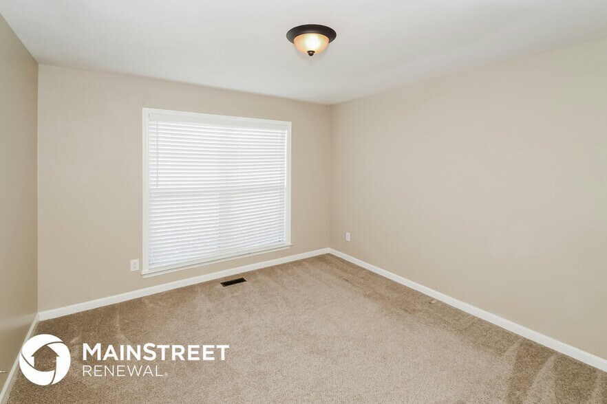 Building Photo - 695 Starlite Dr