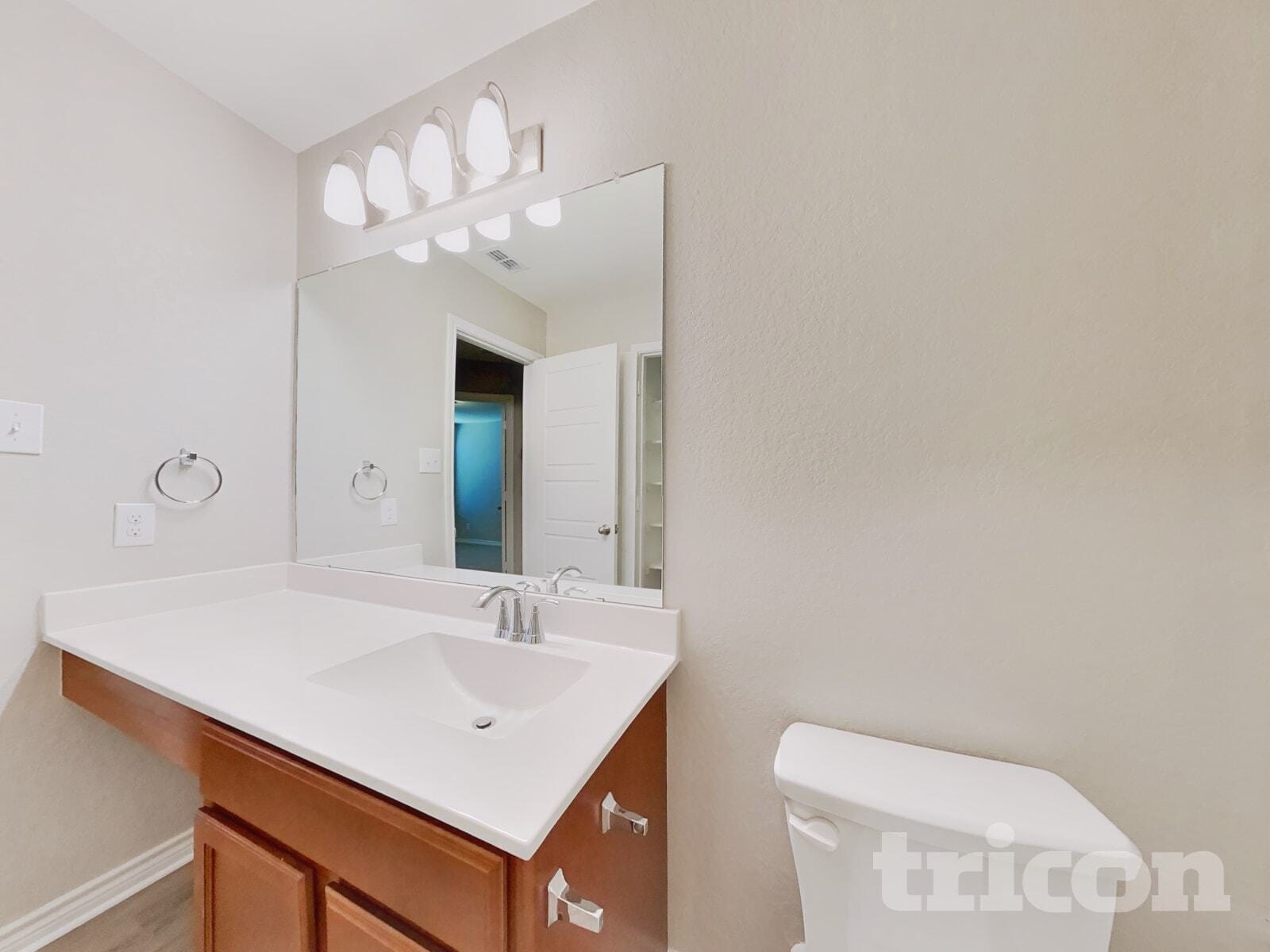 Building Photo - 2631 Green Leaf Way