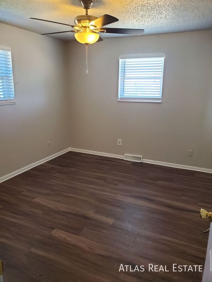 Building Photo - 10290 Benton St