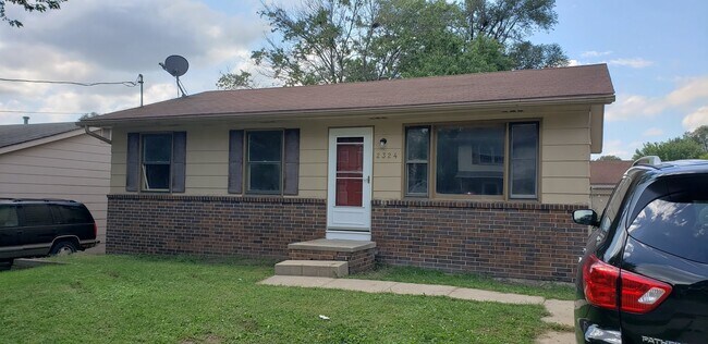 Primary Photo - 2324 E 41st St