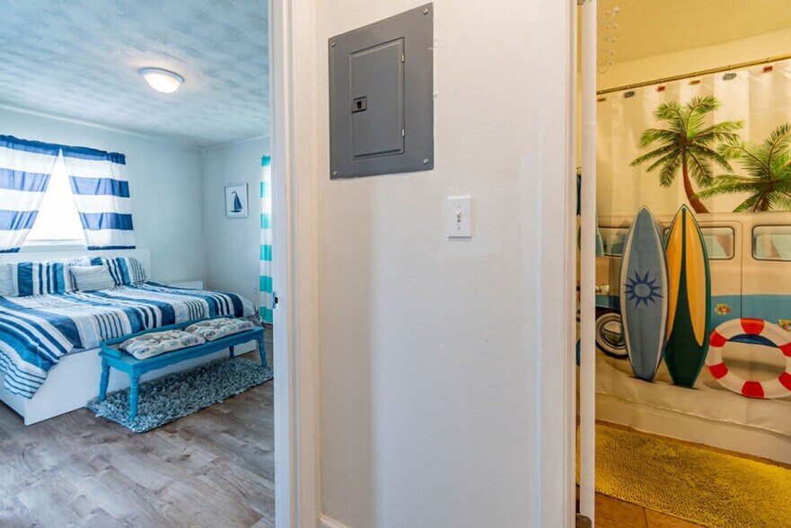 Building Photo - 141 California Ave