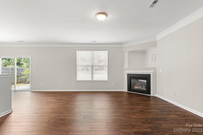 Building Photo - 3808 Herkimer Dr