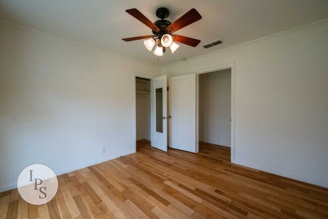 Building Photo - Beautiful Old Fig Home, 3BR/1BA, Huge Lot!...