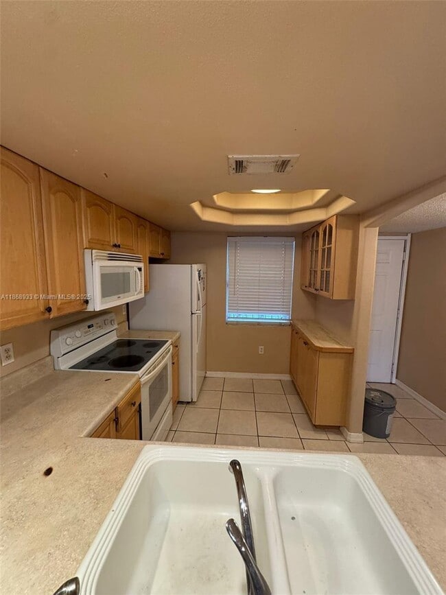 Building Photo - 5040 Terrace Palms Cir